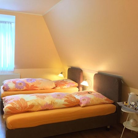 Barcelona Bed & Breakfast Dusseldorf Phòng bức ảnh