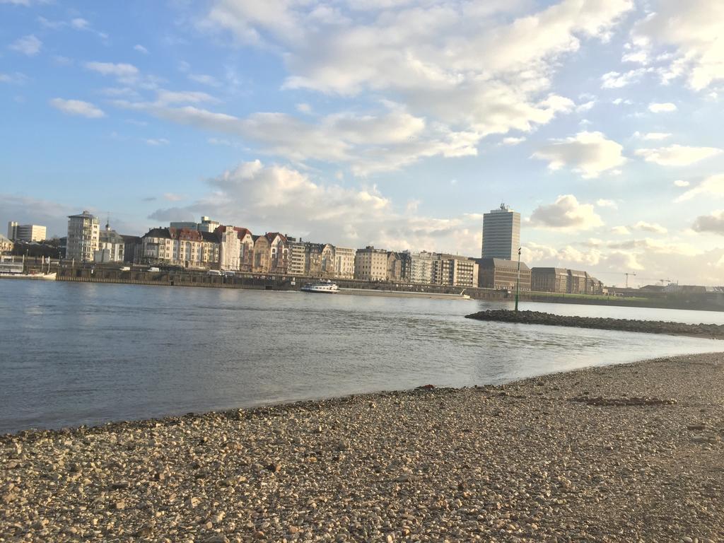 Barcelona Bed & Breakfast Dusseldorf Ngoại thất bức ảnh