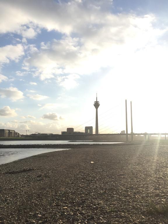 Barcelona Bed & Breakfast Dusseldorf Ngoại thất bức ảnh