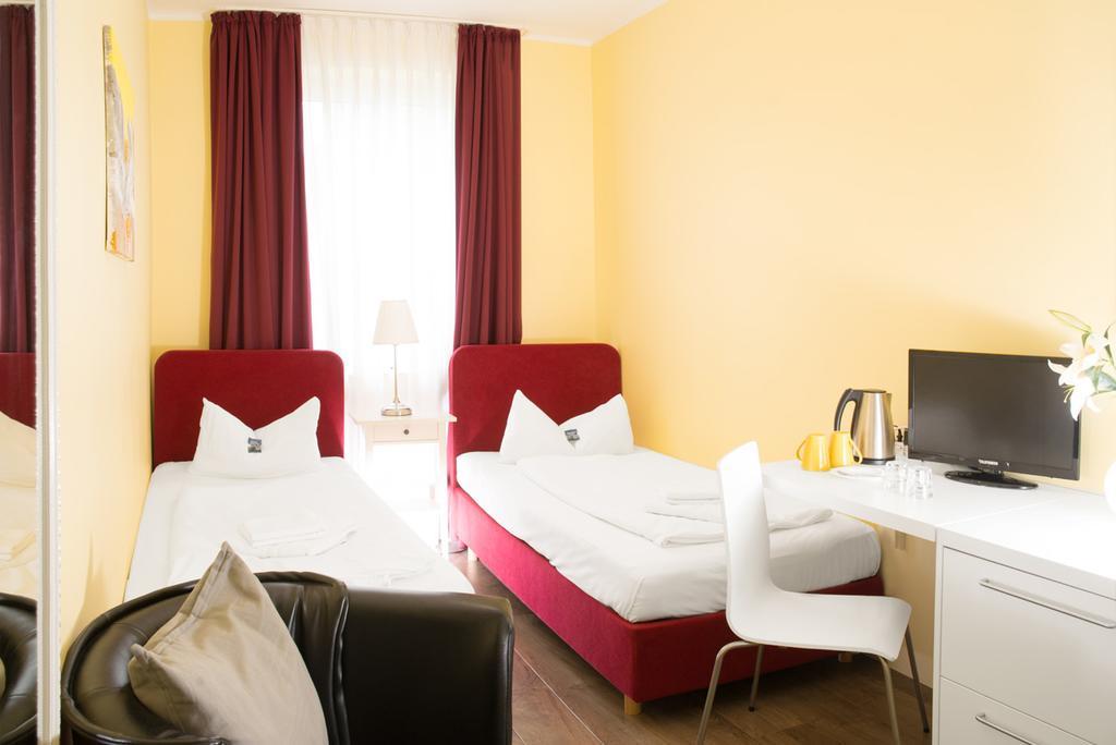 Barcelona Bed & Breakfast Dusseldorf Ngoại thất bức ảnh