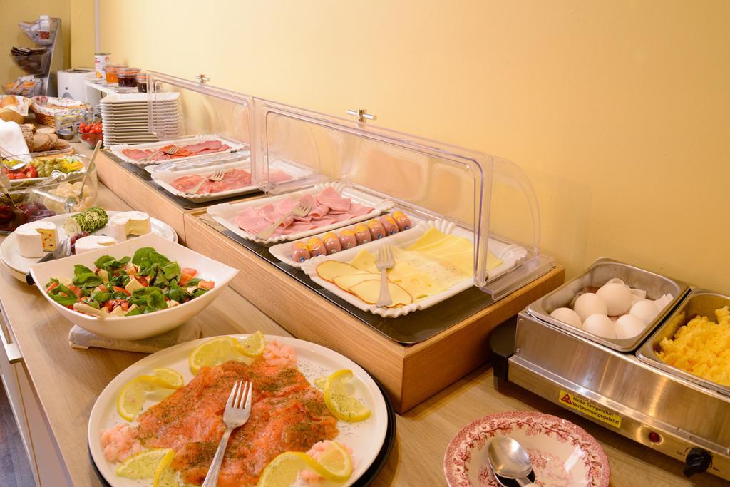 Barcelona Bed & Breakfast Dusseldorf Ngoại thất bức ảnh