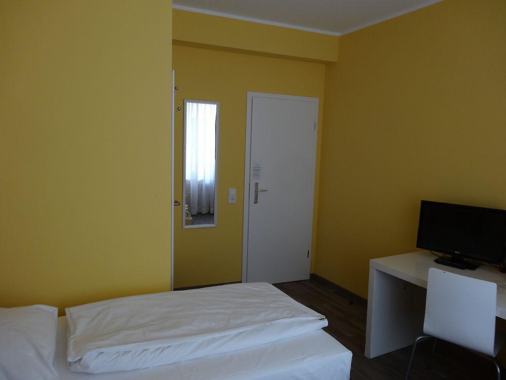Barcelona Bed & Breakfast Dusseldorf Ngoại thất bức ảnh