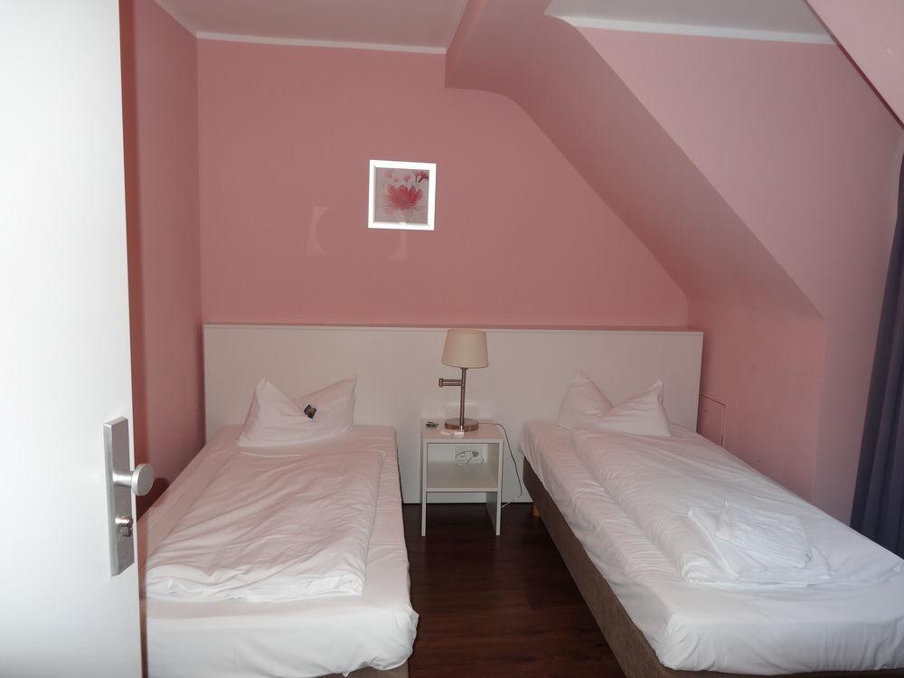 Barcelona Bed & Breakfast Dusseldorf Ngoại thất bức ảnh