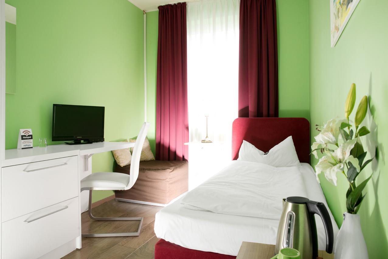 Barcelona Bed & Breakfast Dusseldorf Ngoại thất bức ảnh